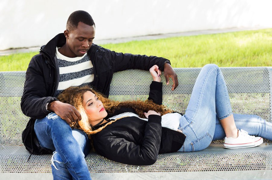 afro-american-couple-bench-park